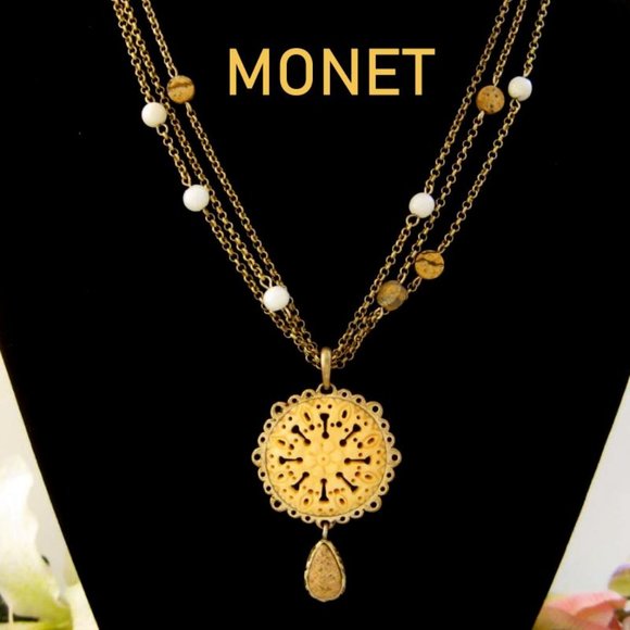 Monet Jewelry - Monet pendant Necklace